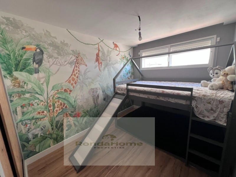 3 soveværelse Lejlighed til salg i New Golden Mile med swimmingpool garage - € 315.000 (Ref: 9998762)