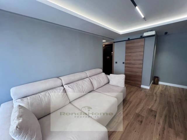 3 soveværelse Lejlighed til salg i La Concha - Resina Golf, Estepona med swimmingpool garage - € 315.000 (Ref: 9998762)