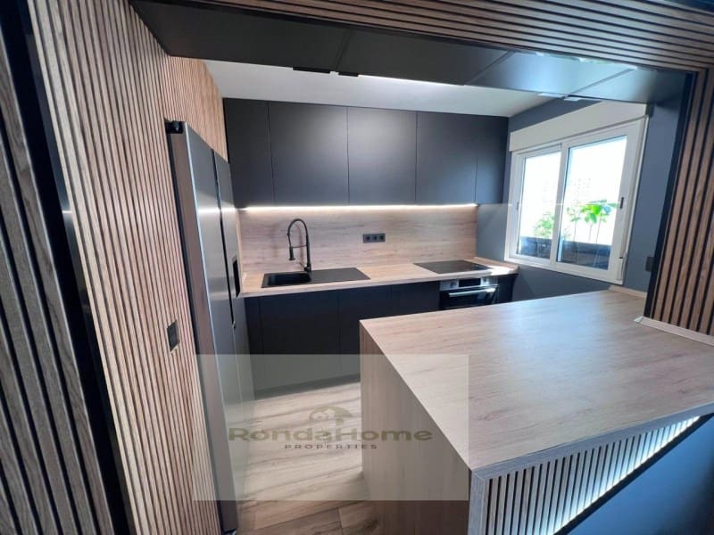 3 soveværelse Lejlighed til salg i New Golden Mile med swimmingpool garage - € 315.000 (Ref: 9998762)