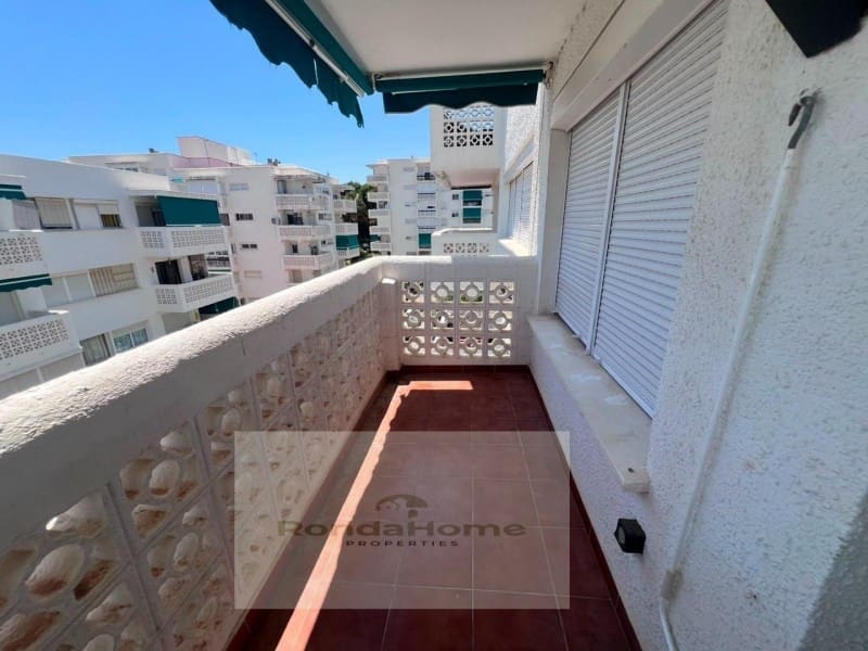 3 soveværelse Lejlighed til salg i New Golden Mile med swimmingpool garage - € 315.000 (Ref: 9998762)