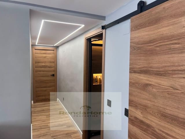 3 soveværelse Lejlighed til salg i La Concha - Resina Golf, Estepona med swimmingpool garage - € 315.000 (Ref: 9998762)