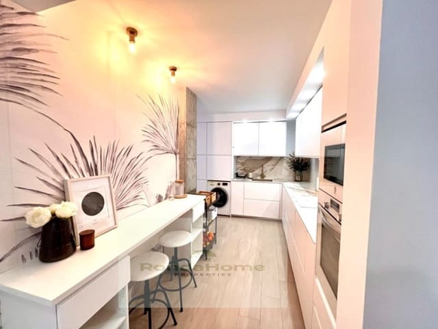 3 soverom Leilighet til leie i Torremolinos med svømmebasseng garasje - € 1 930 (Ref: 9998763)