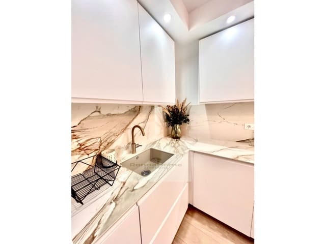 3 soverom Leilighet til leie i Torremolinos med svømmebasseng garasje - € 1 930 (Ref: 9998763)
