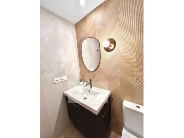 3 soverom Leilighet til leie i Torremolinos med svømmebasseng garasje - € 1 930 (Ref: 9998763)