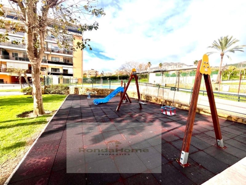 3 soveværelse Lejlighed til leje i Torremolinos med swimmingpool garage - € 1.930 (Ref: 9998763)