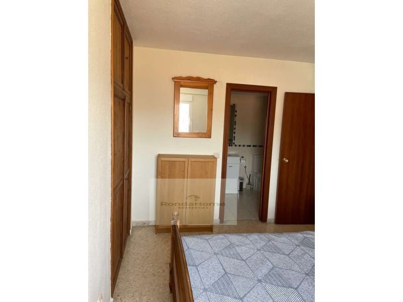 2 slaapkamer Flat te huur in Fuengirola met zwembad garage - € 1.350 (Ref: 9998764)