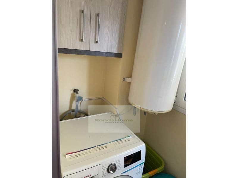 2 slaapkamer Flat te huur in Fuengirola met zwembad garage - € 1.350 (Ref: 9998764)