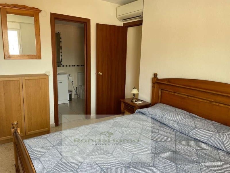 2 slaapkamer Flat te huur in Fuengirola met zwembad garage - € 1.350 (Ref: 9998764)