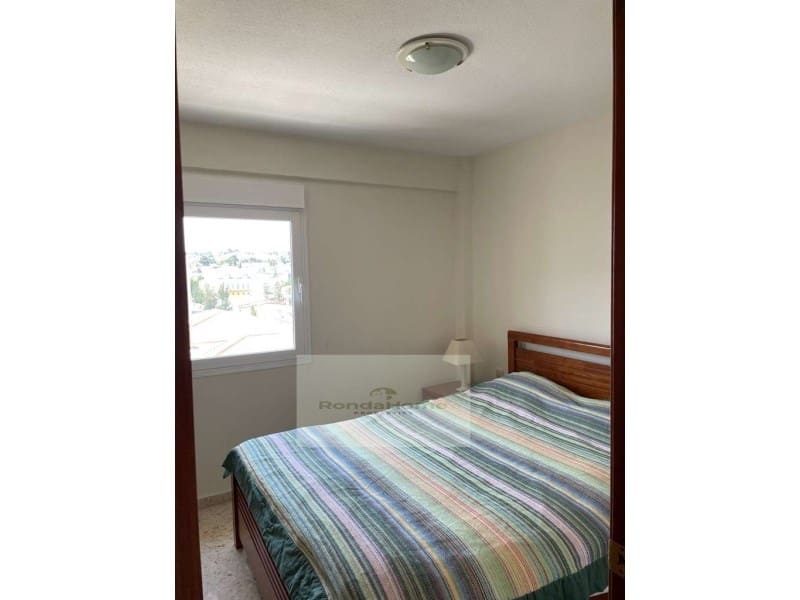 2 slaapkamer Flat te huur in Fuengirola met zwembad garage - € 1.350 (Ref: 9998764)