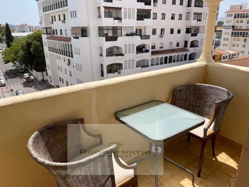 2 slaapkamer Flat te huur in Fuengirola met zwembad garage - € 1.350 (Ref: 9998764)