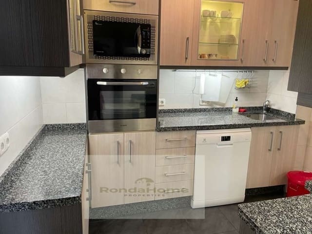 2 slaapkamer Flat te huur in Centro ciudad, Fuengirola met zwembad garage - € 1.350 (Ref: 9998764)