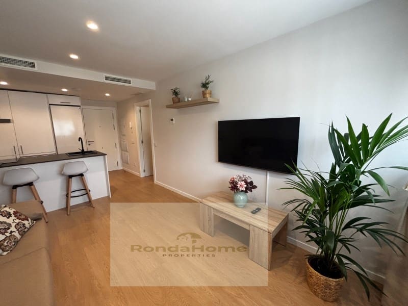 Piso de 1 habitación en Las Lagunas de Mijas en alquiler con piscina garaje - 1.100 € (Ref: 9999580)