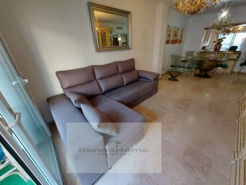 3 soveværelse Lejlighed til leje i Marbella - € 1.200 (Ref: 9999581)