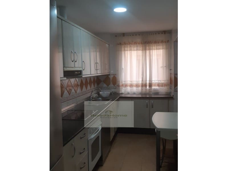 3 soveværelse Lejlighed til leje i Marbella - € 1.200 (Ref: 9999581)