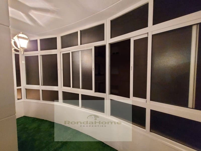 3 soveværelse Lejlighed til leje i Marbella - € 1.200 (Ref: 9999581)