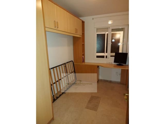 3 sovrum Lägenhet att hyra i Divina Pastora, Marbella - 1 200 € (Ref: 9999581)