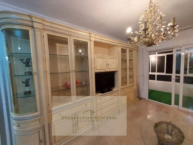 3 sovrum Lägenhet att hyra i Divina Pastora, Marbella - 1 200 € (Ref: 9999581)