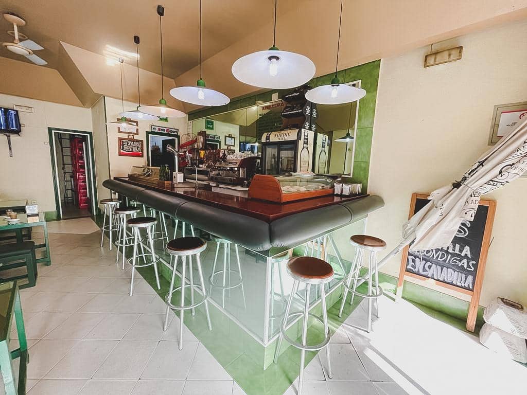 5 soveværelse Virksomhed til salg i Cadiz by med garage - € 170.000 (Ref: 9064174)