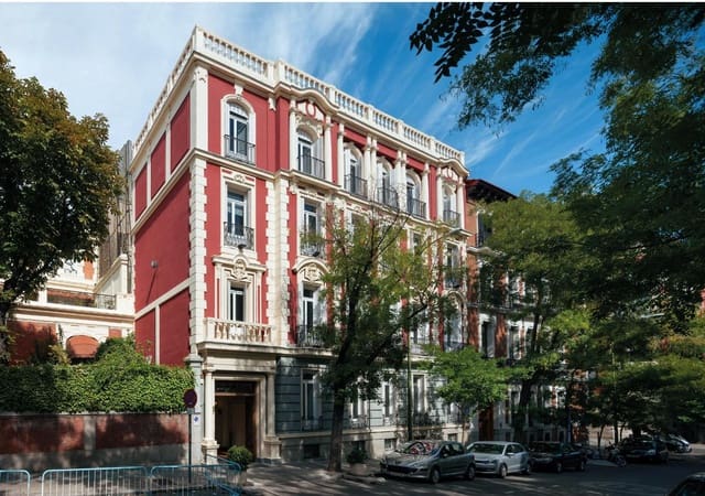 15 soveværelse Kontor til leje i Almagro, Madrid by med garage - € 25.641 (Ref: 9061147)