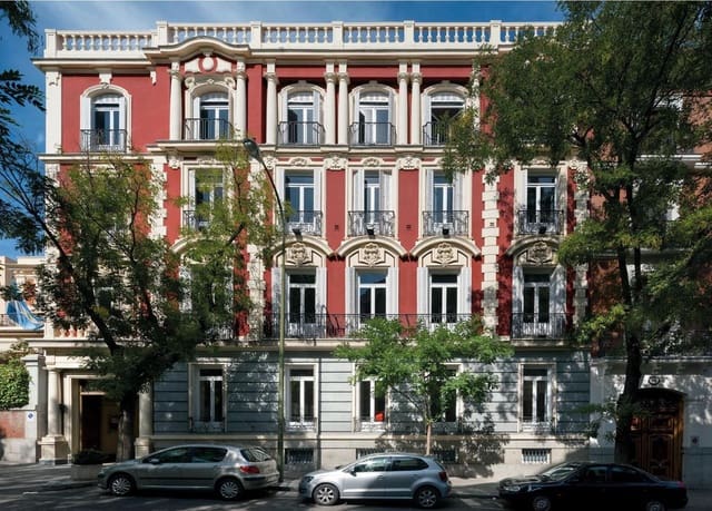 15 soveværelse Kontor til leje i Almagro, Madrid by med garage - € 25.641 (Ref: 9061147)