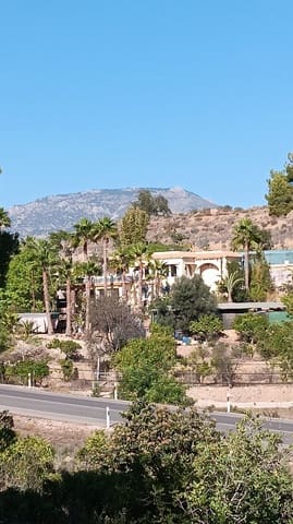 5 soveværelse Villa til salg i La Nucia Pueblo  , La Nucia med swimmingpool garage - € 630.000 (Ref: 9074056)
