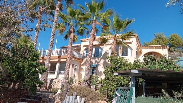 5 soveværelse Villa til salg i La Nucia Pueblo  , La Nucia med swimmingpool garage - € 630.000 (Ref: 9074056)