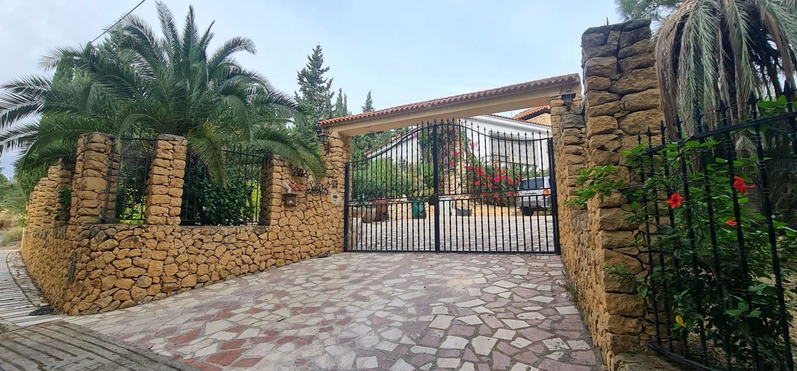 5 soveværelse Villa til salg i Benidorm med swimmingpool garage - € 690.000 (Ref: 9074076)
