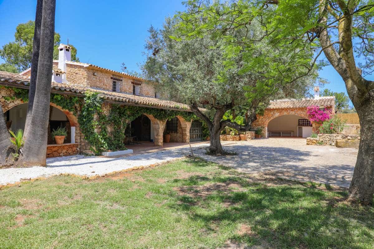 3 soveværelse Villa til salg i Senija med garage - € 1.295.000 (Ref: 9066346)