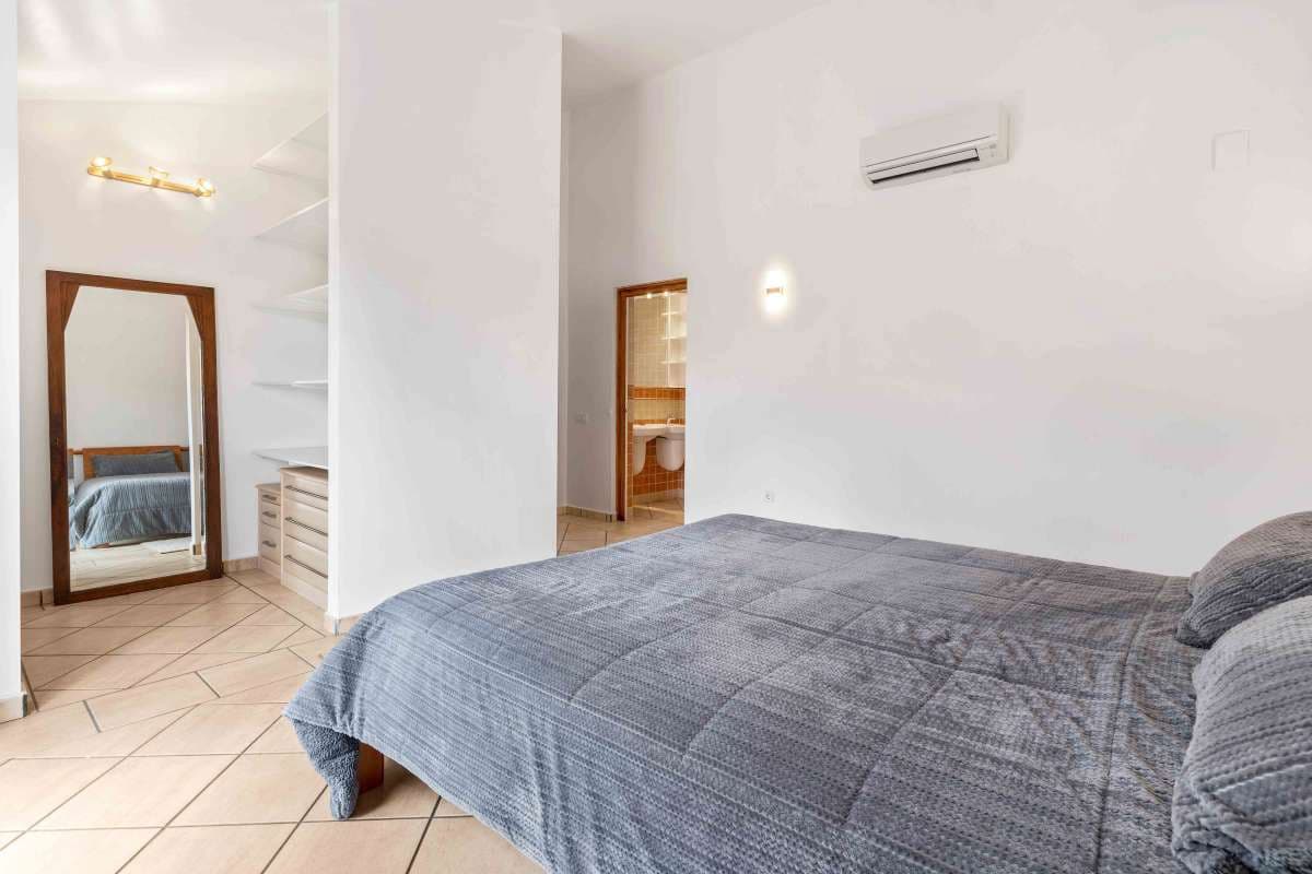 4 soveværelse Villa til salg i Murla med swimmingpool garage - € 825.000 (Ref: 9066359)