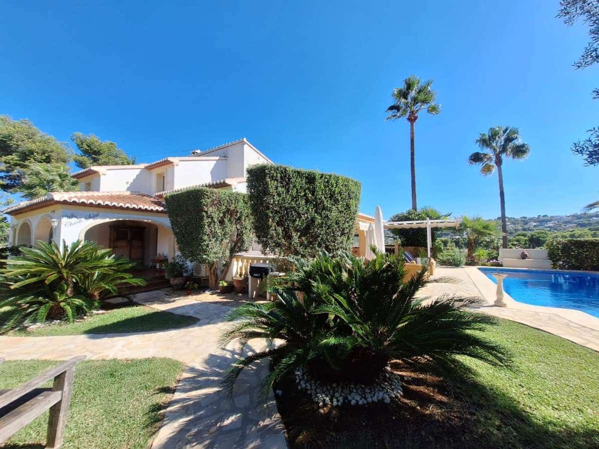 4 bedroom Villa for sale in Javea / Xabia with pool - € 1,290,000 (Ref: 9413110)