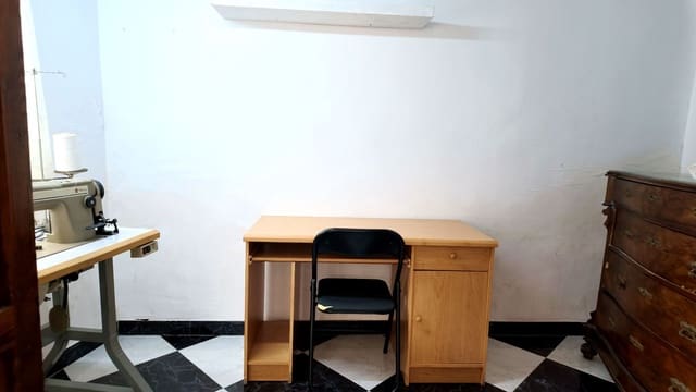6 makuuhuone Omakotitalo vuokrattavana paikassa Llutxent mukana 
autotalli - 650 € (Ref: 10021933)