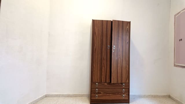 6 makuuhuone Omakotitalo vuokrattavana paikassa Llutxent mukana 
autotalli - 650 € (Ref: 10021933)
