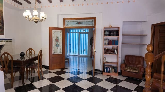 6 makuuhuone Omakotitalo vuokrattavana paikassa Llutxent mukana 
autotalli - 650 € (Ref: 10021933)