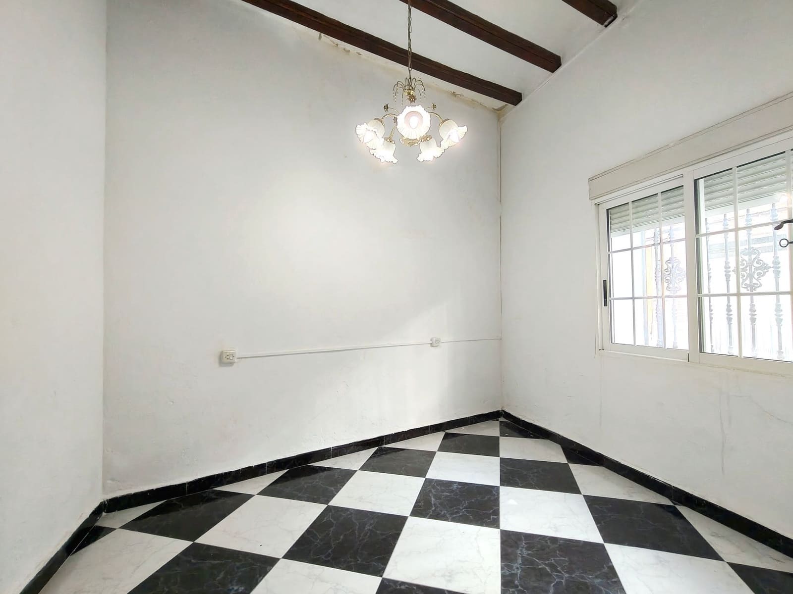 6 quarto Casa em Banda para arrendar em Llutxent com garagem - 650 € (Ref: 10021933)