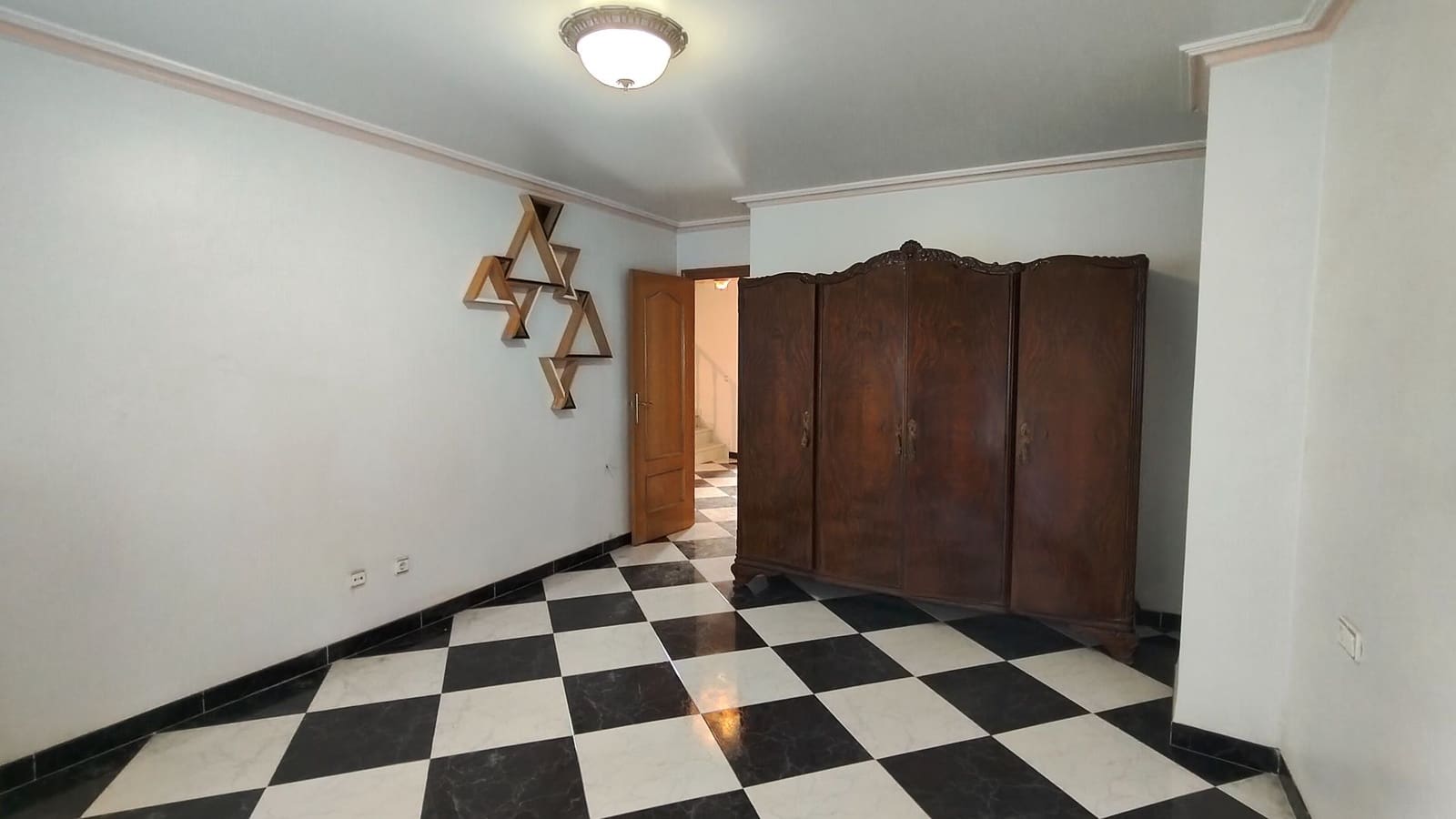 6 quarto Casa em Banda para arrendar em Llutxent com garagem - 650 € (Ref: 10021933)