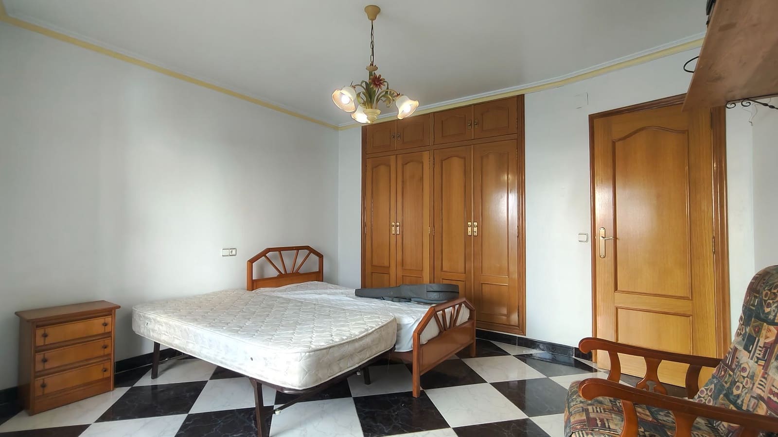 6 quarto Casa em Banda para arrendar em Llutxent com garagem - 650 € (Ref: 10021933)