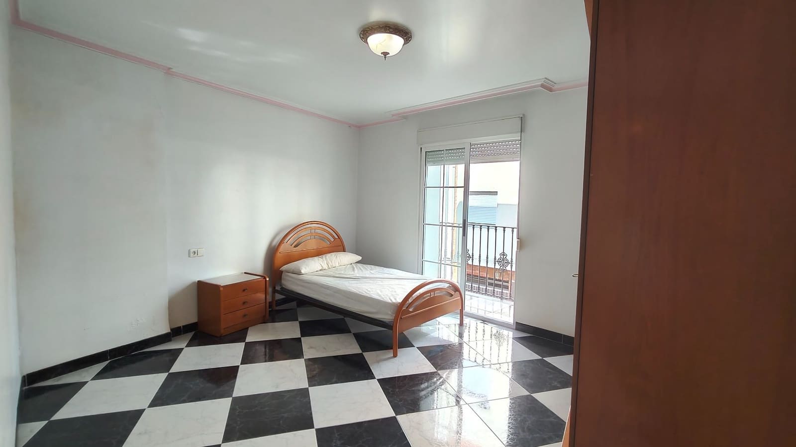 6 quarto Casa em Banda para arrendar em Llutxent com garagem - 650 € (Ref: 10021933)