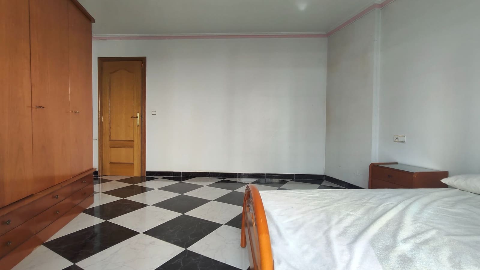 6 quarto Casa em Banda para arrendar em Llutxent com garagem - 650 € (Ref: 10021933)