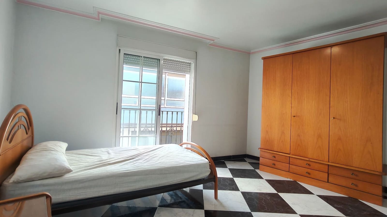 6 quarto Casa em Banda para arrendar em Llutxent com garagem - 650 € (Ref: 10021933)