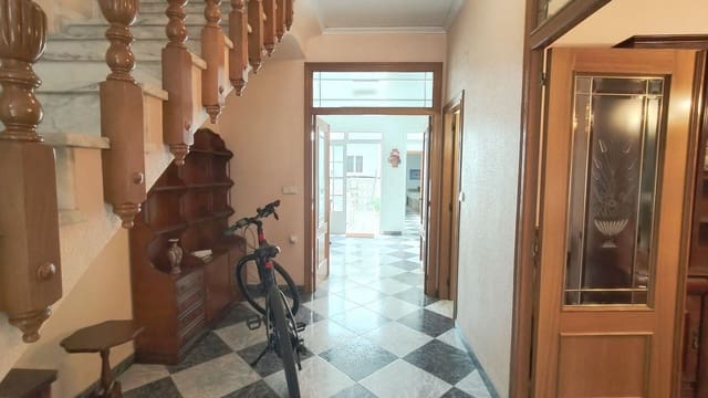 Chalet de 4 habitaciones en Oliva Pueblo, Oliva en venta - 265.000 € (Ref: 10061230)