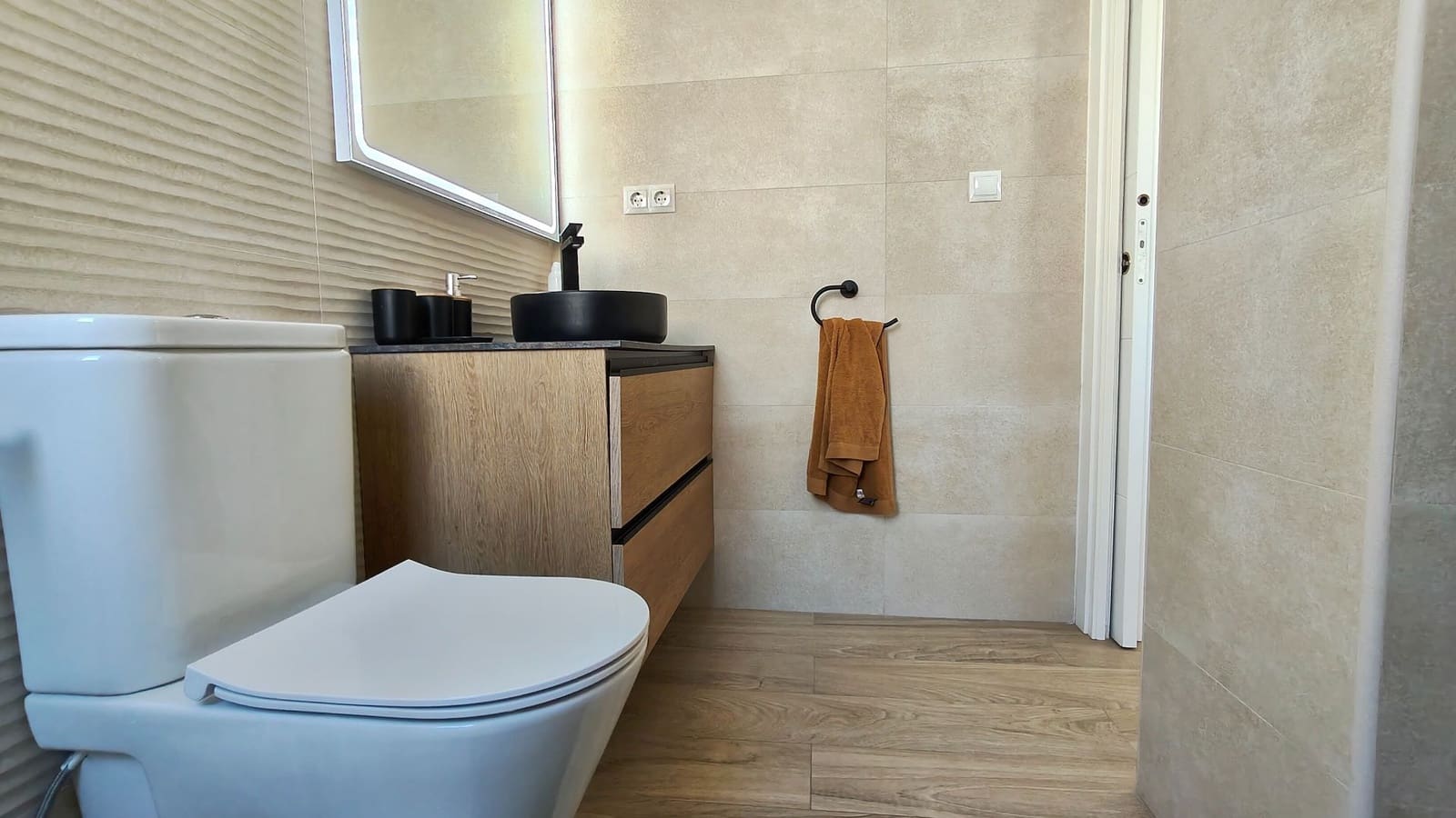 Apartamento de 3 habitaciones en Oliva en alquiler - 950 € (Ref: 10154564)
