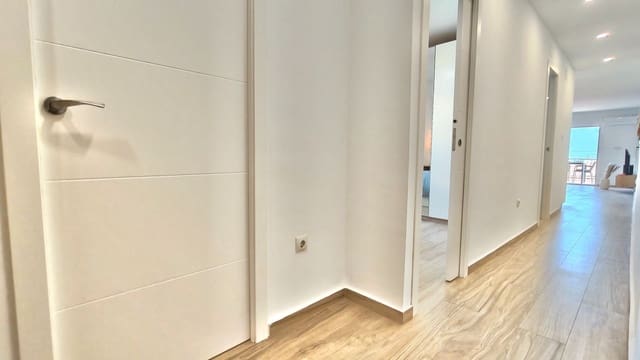 Apartamento de 3 habitaciones en Oliva Playa, Oliva en alquiler - 950 € (Ref: 10154564)