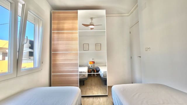 Apartamento de 3 habitaciones en Oliva Playa, Oliva en alquiler - 950 € (Ref: 10154564)