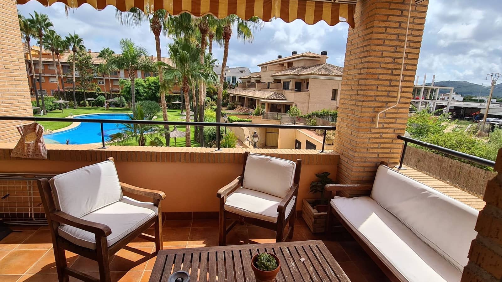 3 quarto Apartamento para arrendar em Javea / Xabia com piscina garagem - 950 € (Ref: 9072054)