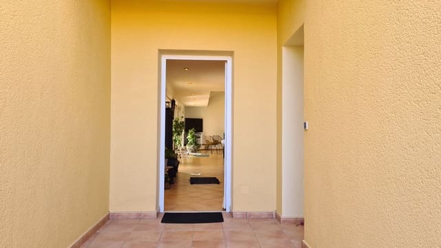 5 bedroom Villa for sale in Els Poblets with pool garage - € 848,000 (Ref: 9072057)