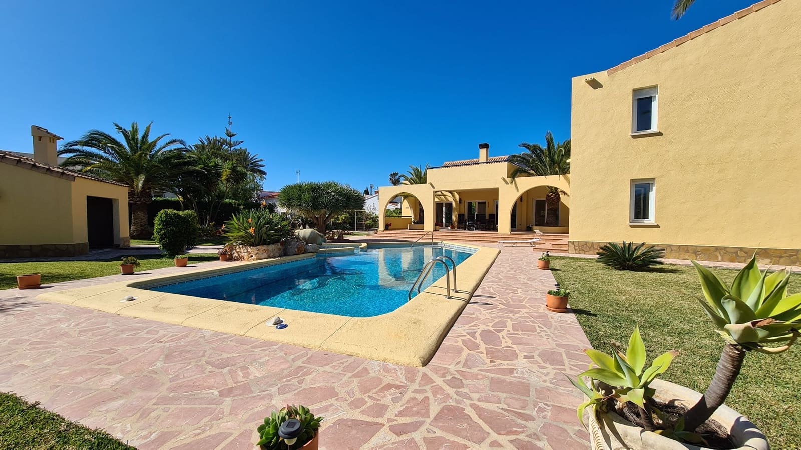 5 sypialnia Willa na sprzedaż w Els Poblets z basenem garażem - 848 000 € (Ref: 9072057)