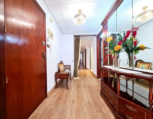 3 makuuhuone Asunto vuokrattavana paikassa Oliva Pueblo, Oliva - 750 € (Ref: 9072060)