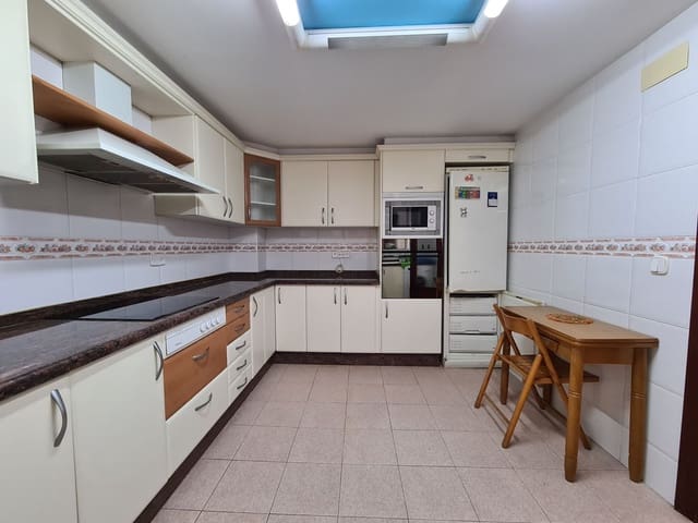 3 makuuhuone Asunto vuokrattavana paikassa Oliva Pueblo, Oliva - 750 € (Ref: 9072060)