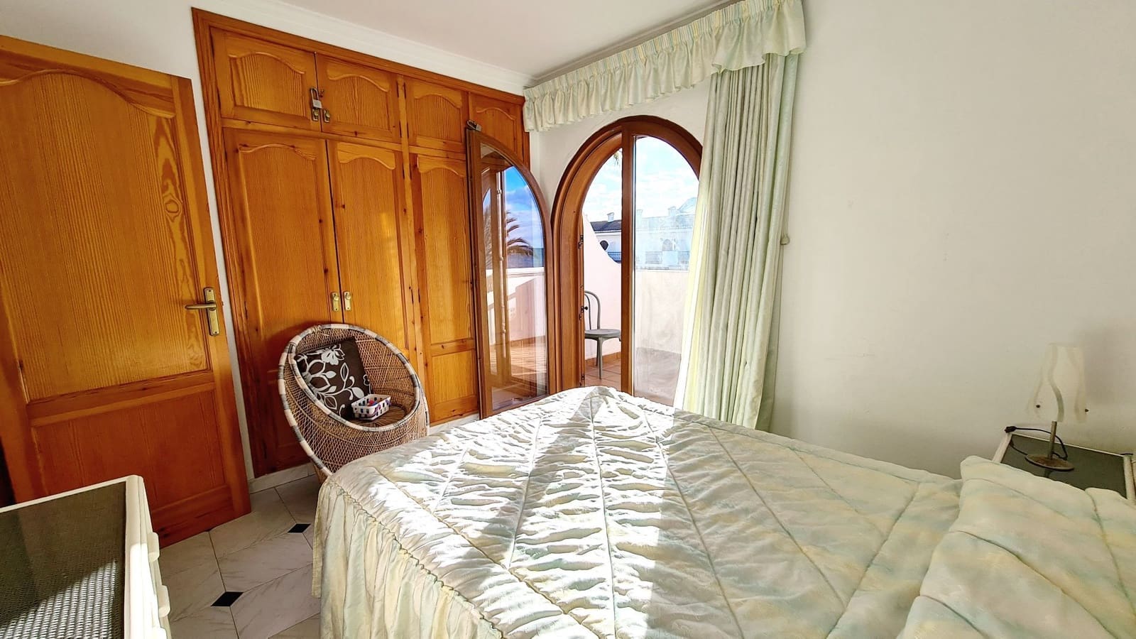 2 bedroom Townhouse for rent in Denia with pool garage - € 1,300 (Ref: 9072065)