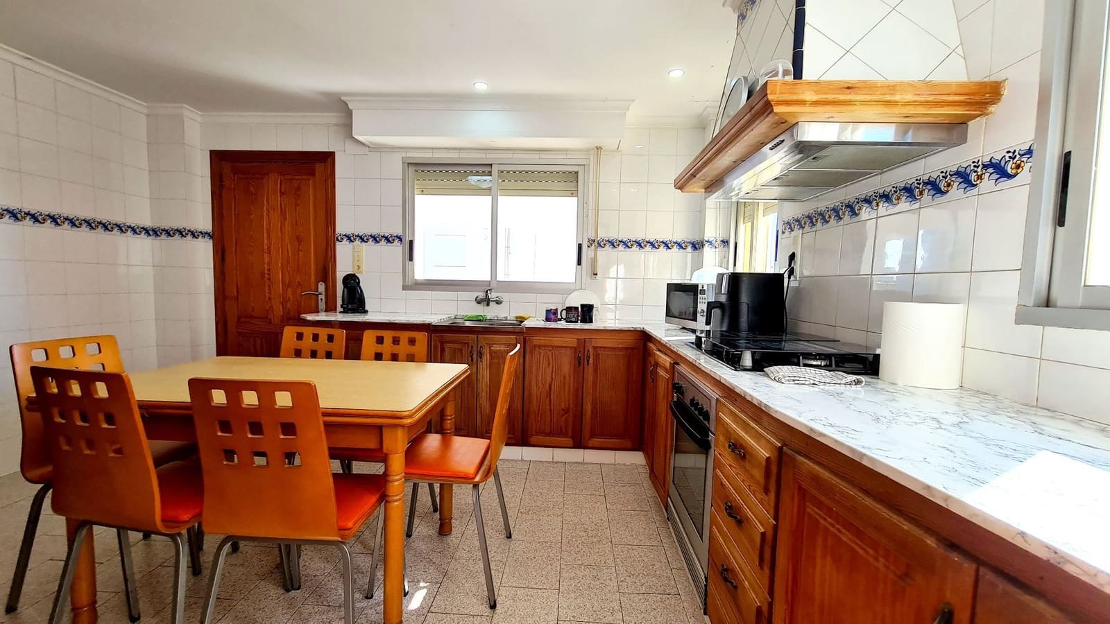 5 soveværelse Villa til salg i Oliva med garage - € 370.000 (Ref: 9072073)